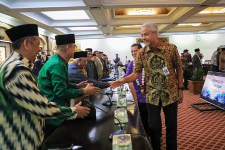 Gubernur Jateng Ganjar Pranowo menerima rombongan Forum Kerukunan Umat Beragama (FKUB) Kalimantan Timur yang dipimpin Wakil Gubernur Hadi Mulyadi, Rabu (21/6/2023)