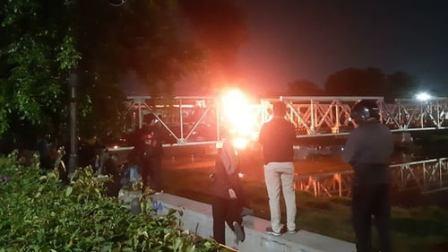 KA Brantas Tabrak Truk Trailer, Perlintasan Madukoro Semarang Dipenuhi Kobaran Api