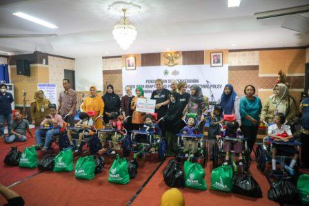 Australia Bantu Disabilitas Jateng 340 Kursi Roda
