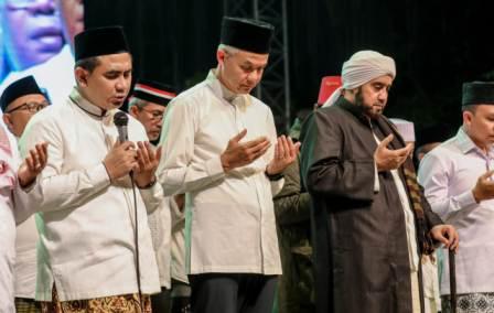 Hadiri Jateng Bersholawat yang Terakhir, Gus Yasin : Ini Penanda Syukur Kami
