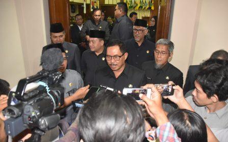 Penanganan Kebakaran TPA Putri Cempo, Pj Gubernur Jateng: ’Water Bombing’ Segera Didatangkan