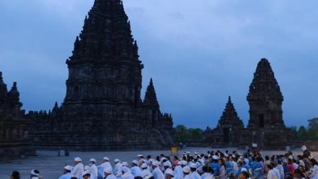 Ribuan Umat Hindu Gelar Doa Bersama untuk Palestina di Candi Prambanan