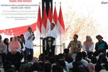 Jokowi Setujui Pembelian Pupuk Bersubsidi Pakai KTP