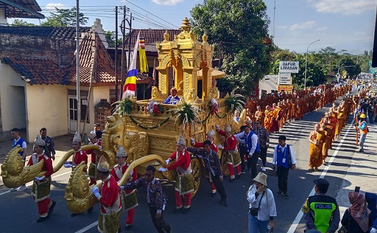 Ribuan Umat Buddha Ikuti Perjalanan Bakti