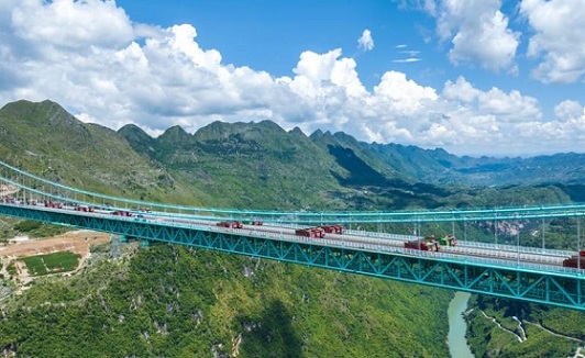 Jembatan Tertinggi di Dunia Lolos Uji Krusial di China