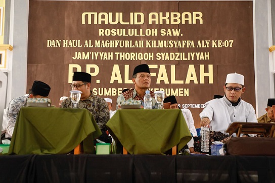 Pesantren Diminta Jadi Sumber Kedamaian di Tengah Dinamika Sosial