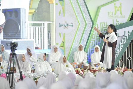 Bangun Karakter Masyarakat, Agustina Wilujeng Komitmen Ajukan Raperda Pondok Pesantren