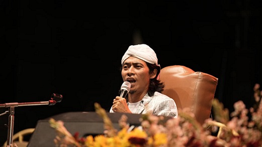 Hadroh Shoubul Mahbun Asuhan Gus Huda Pukau Ribuan Santri di Puncak Hari Santri Nasional 2025